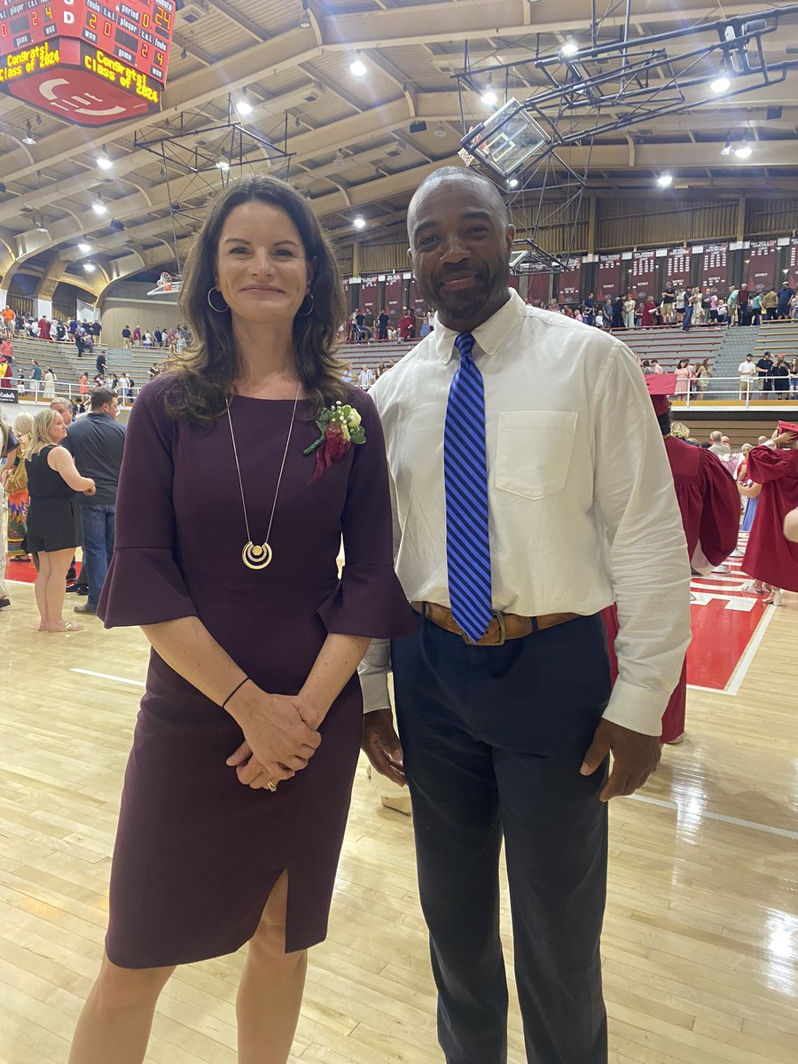 PAHSathletics's tweet photo. Director of Athletics @DJKoulianos_AD and our Distinguished Alumna Heather Dinich share a moment at tonight’s commencement ceremony.
Find your people, find what you love to do and don’t be afraid to fail.
- @CFBHeather https://t.co/WcAUYSHGcu
