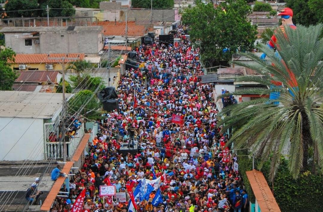 Presidente Maduro se conecta con Ciudad Guayana tras histórica marcha
lc.cx/V6QV_y

#ConNicoNosotrosVenceremos