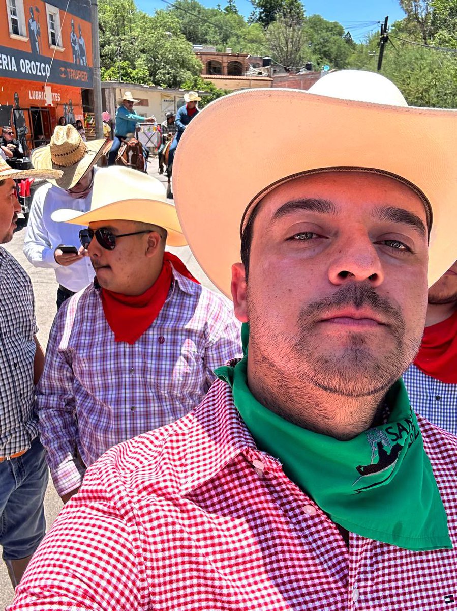 ¡Recordar es volver a vivir!😃

Y como olvidar que hace un año celebrábamos bien orgullosos y con mucho entusiasmo el natalicio de Mi General Pancho Villa.

¿Lo recuerdan? 🎉🇲🇽