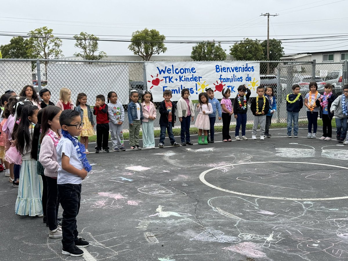 WESDolphins's tweet photo. Began the recognizing our Kinder Scholars and finished the day recognizing our former Dolphins graduating from NHHS. Comezamos el día reconociendo a nuestros alumnos de kinder y terminamos reconociendo a nuestros Delfines graduados de NHHS. #NMUSD #NHHS https://t.co/OHb8gYbyZK