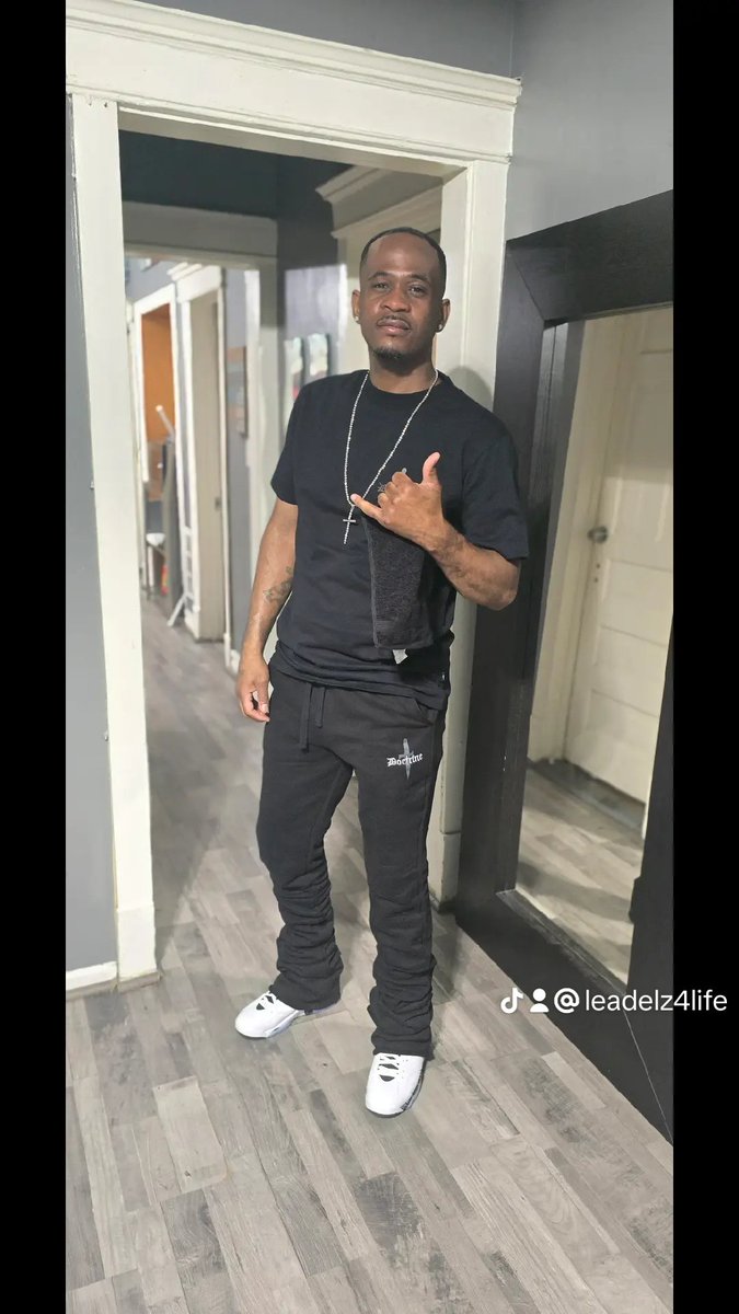 Terrance Conner (@elzlife100) on Twitter photo 