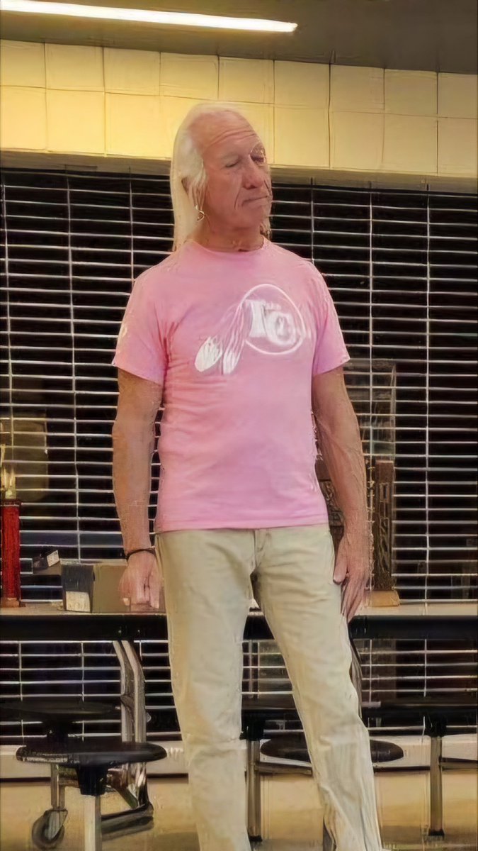 LCHSgirlstrack's tweet photo. Tonight was officially the last event for Coach Ron Fredrick after 21 years of leading LC Girls track and field! Thank you for all you have done for LC, this program, and especially all of the young women you have helped along the way! Enjoy retirement! https://t.co/IMwEhYqsDJ
