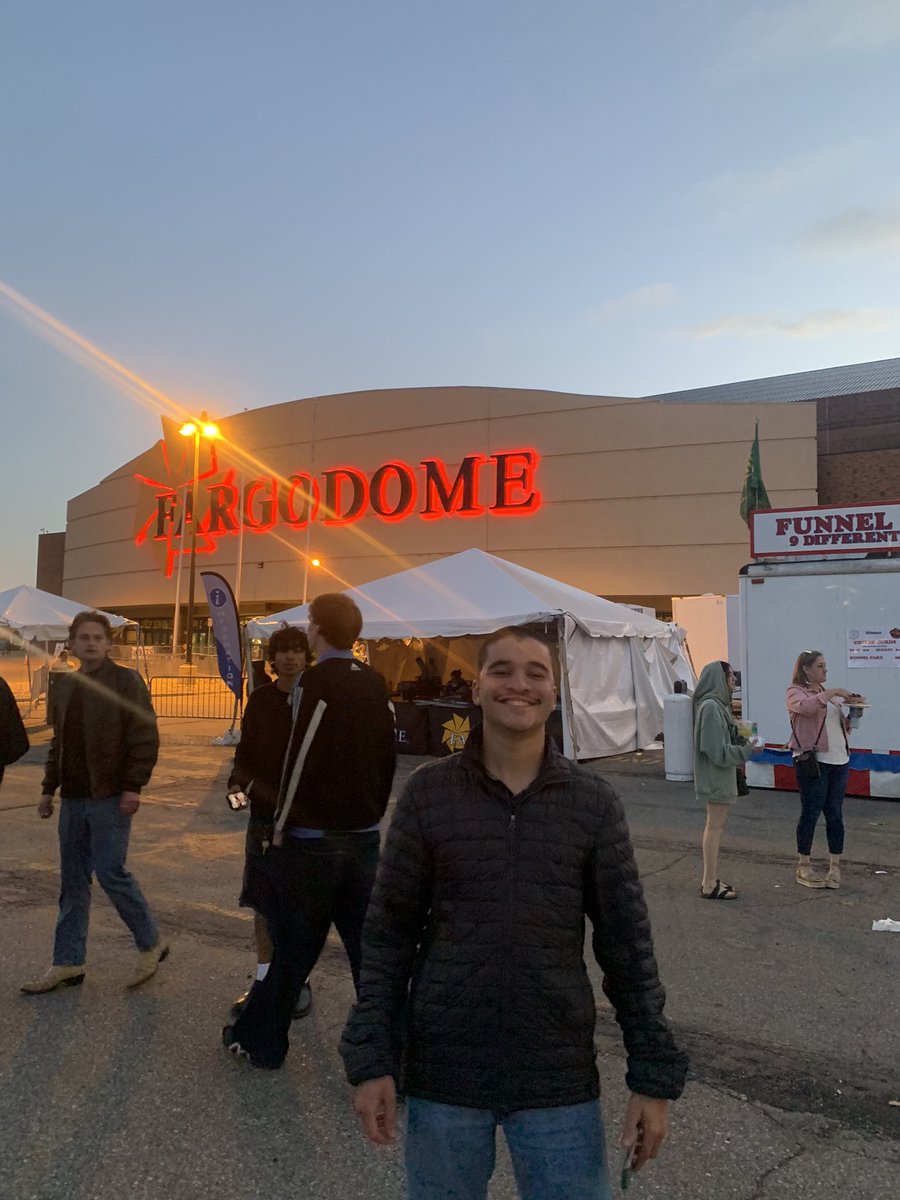 senorlowis's tweet photo. Kavi’s dome FargoDome North Dakota’s a dome https://t.co/0eJ3olUuMa