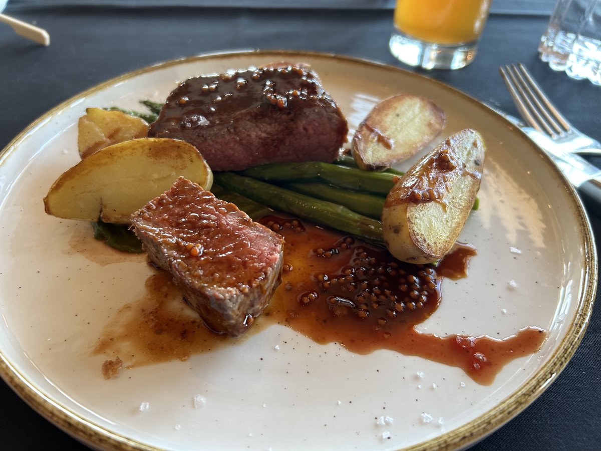 A wonderful time discovering ⁦<a href="/SagebrushGC/">Sagebrush Golf Club</a>⁩ just outside Merritt, BC today thanks to hospitality of Chris Hood. A wonderful layout and great food post-round.More to come on insidegolf.ca
#ranchlandgolf
#bcgolf