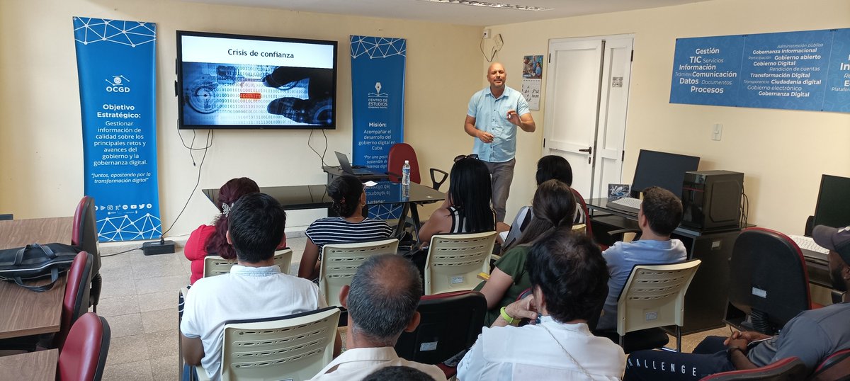 Fac. Comunicación UH tweet media