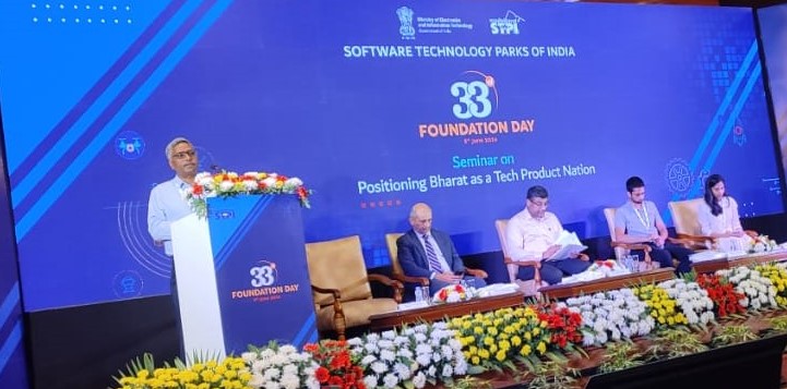 balasore_stpi's tweet photo. Shri Arvind Kumar, DG @StpiIndia reiterated that STPI aims to continue driving the growth of IT / ITeS sector by fostering innovations and ensuring India remains as a leader in the Global Digital Economy while addressing in 33rd Foundation Day of STPI.
#STPI33Years https://t.co/ydhcTqIgpG