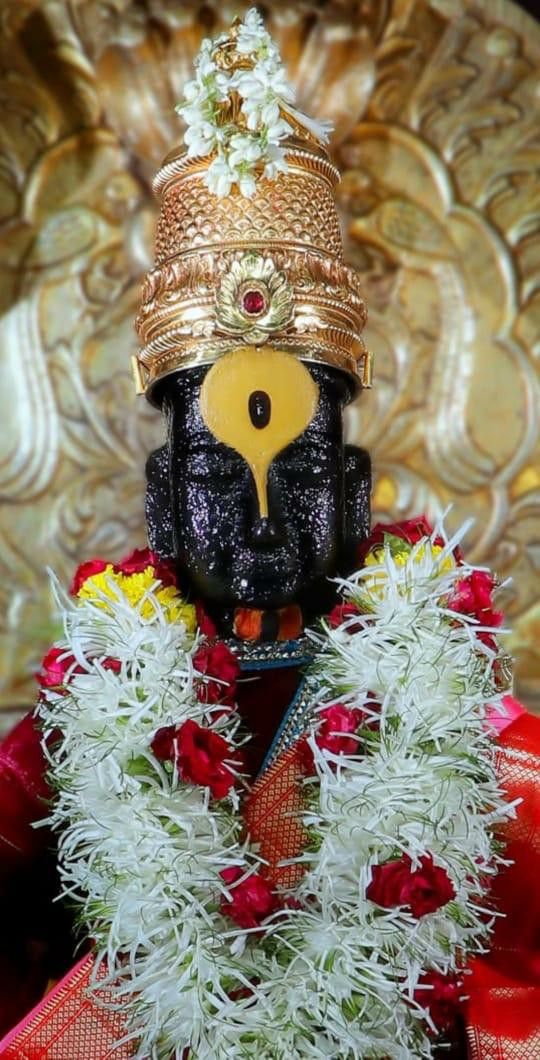 MarathiRT's tweet photo. धन्य माय व्याली सुकृताचॆं फळ 
फळ निर्फळ हरीविण ||
वॆदांताचॆं बीज हरि हरि अक्षरॆं 
पवित्र सॊपारॆं हॆंचि ऎक || https://t.co/KRAltjBxlL
