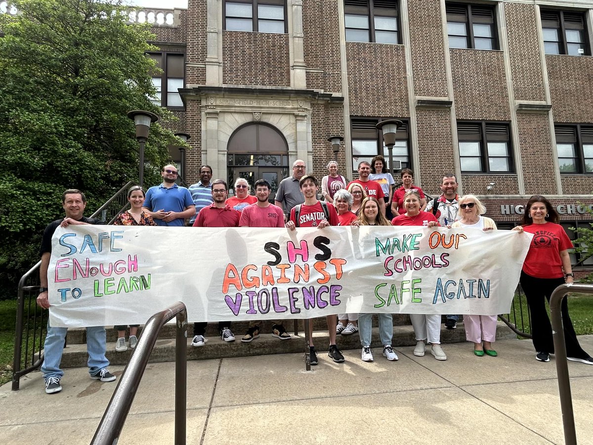 ieanea's tweet image. Safety for all students and educators is essential to student success. Springfield EA members have been wearing red to support nonviolence in their schools and community. Solidarity with Springfield Education Association. #RedForEd