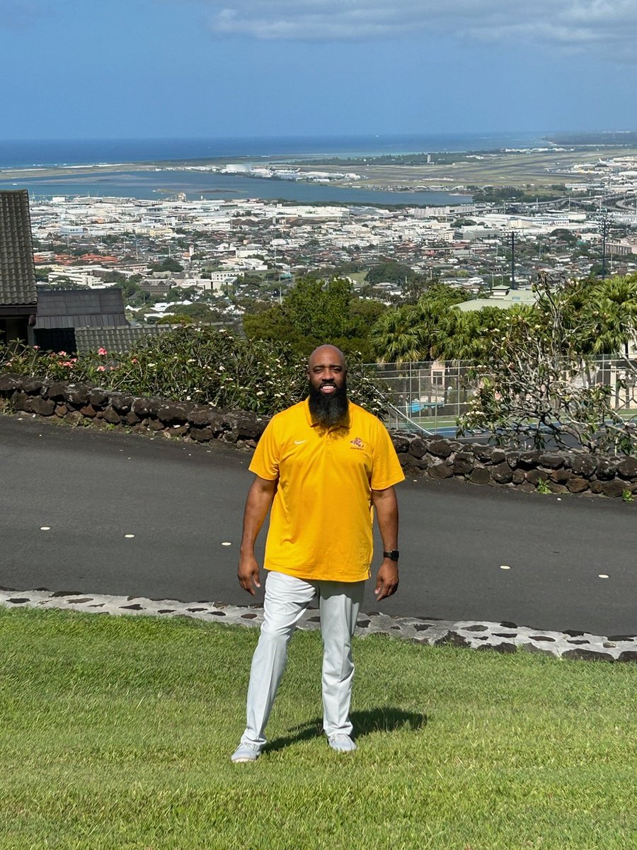 ONU FOOTBALL (@onazfootball) on Twitter photo Head coach Avante Mitchell is recruiting <a href="/kskcampus/">Kamehameha Schools Kapālama Campus</a>! Who's interested in becoming a tiger or learning more? 🏈🐅 #HateAverageBeGREAT #FearTheStreak Head coach Avante Mitchell is recruiting <a href="/kskcampus/">Kamehameha Schools Kapālama Campus</a>! Who's interested in becoming a tiger or learning more? 🏈🐅 #HateAverageBeGREAT #FearTheStreak