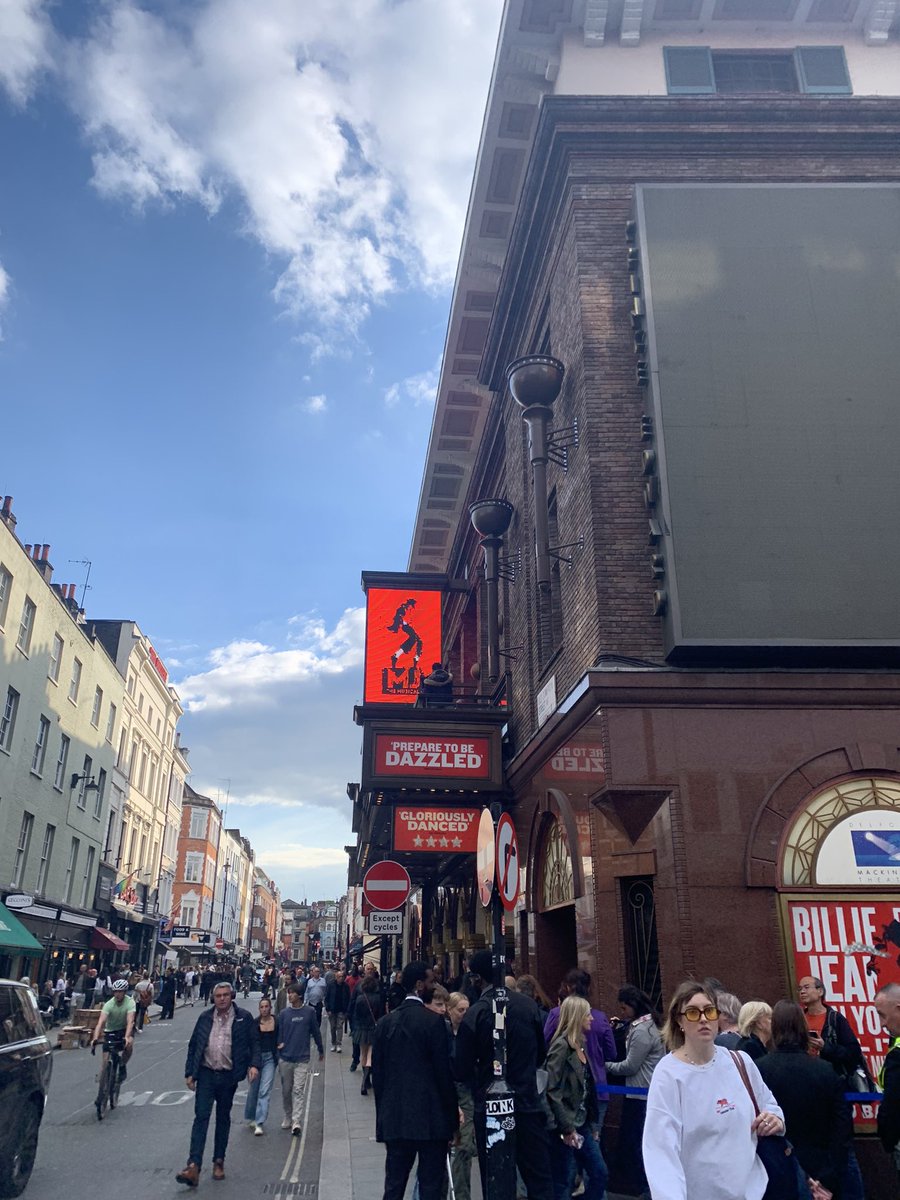 ArchieCombe1's tweet image. Fun evening depping on @MJtheMusicalUK