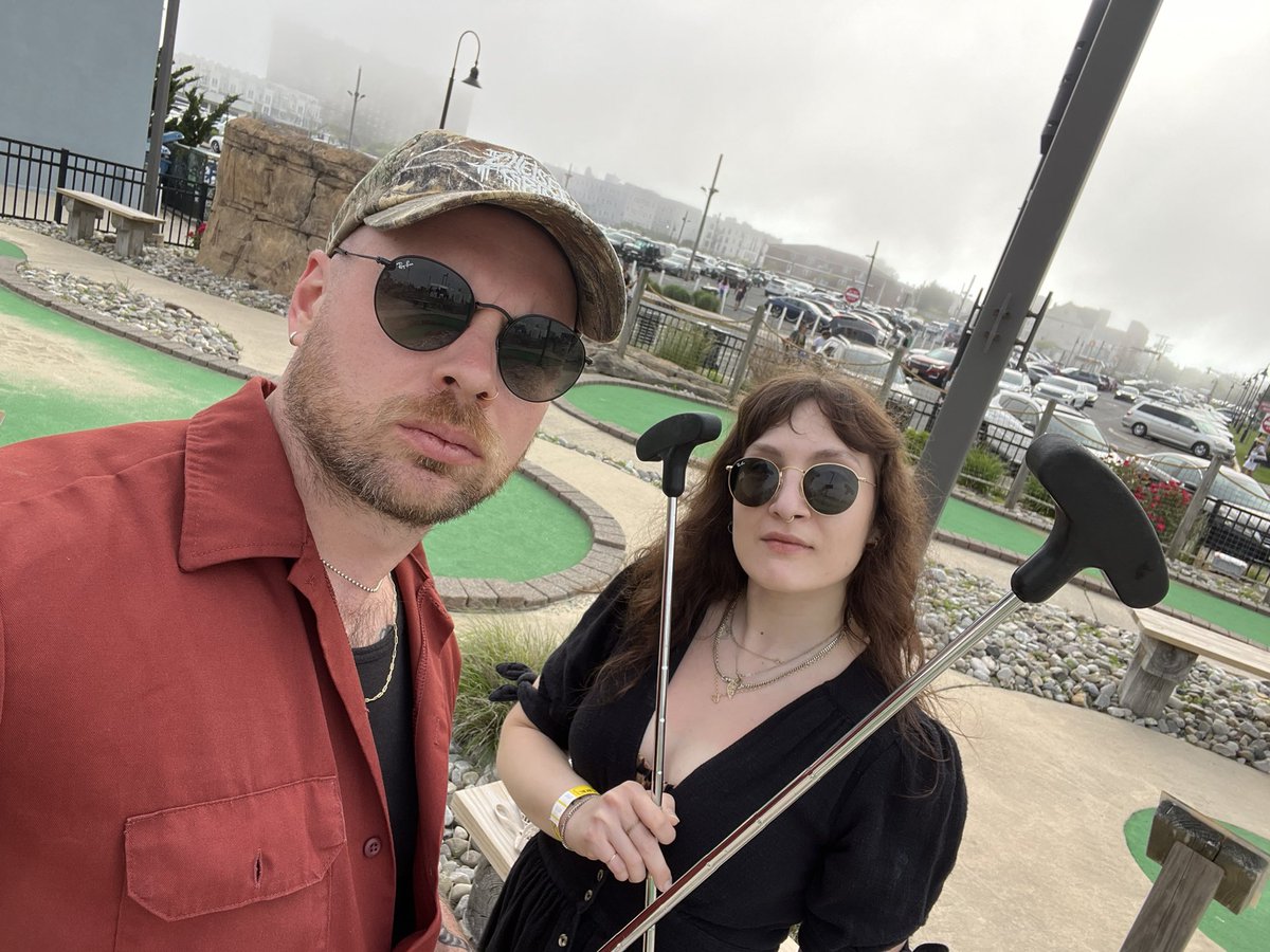 BigAssTuck tweet media