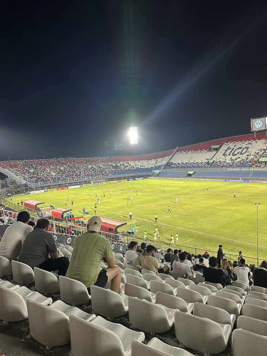 Última fecha, clásico blanco y negro, fecha decisiva del Campeonato, partidos en simultáneo pero un MIÉRCOLES A LAS 18 horas ? 🙄 resultado? Estadios vacíos 👎🏼 

Aplazada <a href="/APFOficial/">APF</a> #Olimpia #Libertad