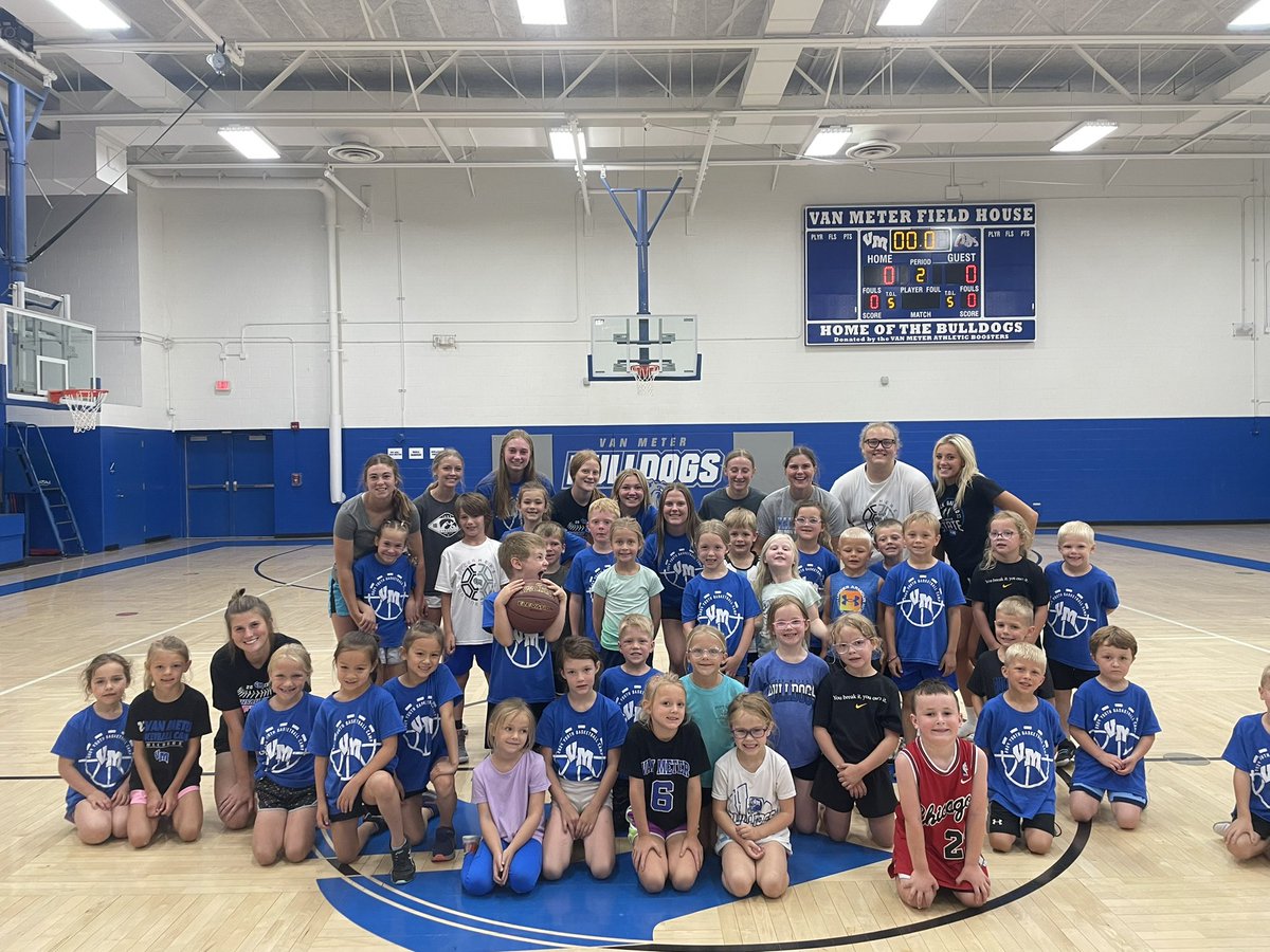 Jay_Olson5's tweet photo. We had a great 3 days of youth basketball camp. 210+ boys and girls in 1st through 8th grade got a lot better this week. Great help from the HS players! @VMgirlsbball https://t.co/sM679cu8P8