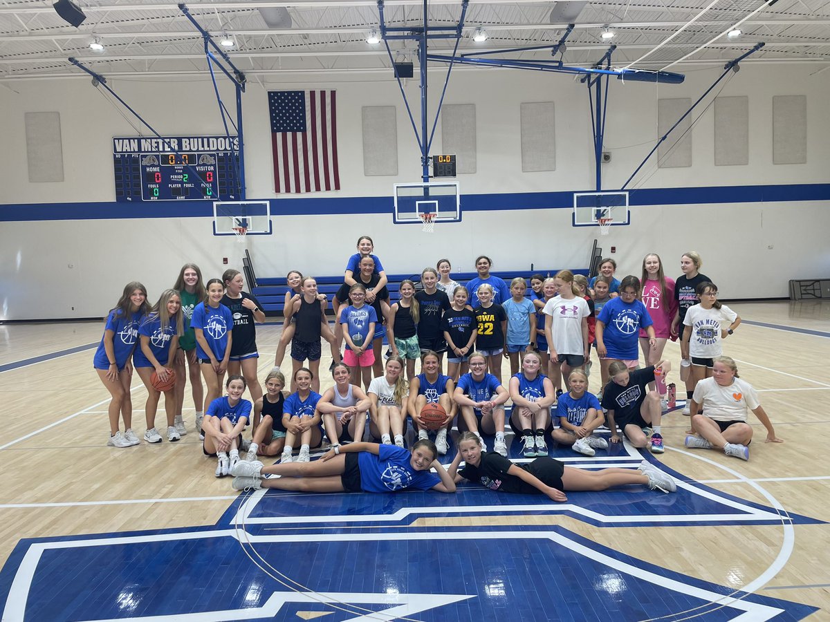 Jay_Olson5's tweet photo. We had a great 3 days of youth basketball camp. 210+ boys and girls in 1st through 8th grade got a lot better this week. Great help from the HS players! @VMgirlsbball https://t.co/sM679cu8P8