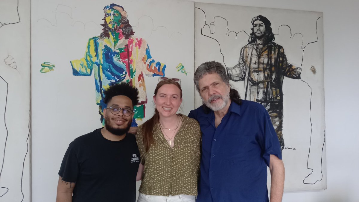 Con Manolo de los Santos y  Hannah Craig, en la Casa de las Américas. Vinieron a Cuba con una brigada de cien jóvenes estadounidenses, integrados en la Asamblea Internacional de los Pueblos, para expresar su solidaridad y su apoyo al pueblo cubano. #LetCubaLive