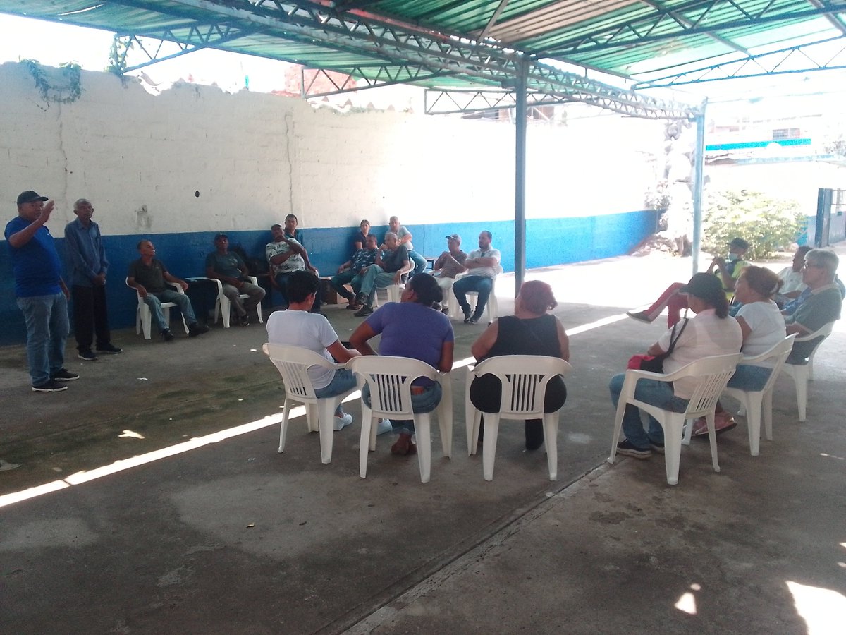 CarlosGuin7's tweet photo. Hoy 5/6/24, Hora 11 am, Reunión de comité ejecutivo municipal de AD Puerto Cabello en Resistencia, Organizando la Conformación de los comanditos Comunitarios por Centro de votación, Rumbo al Triunfo de Edmundo González, Edmundo pará todo el mundo. https://t.co/IZNMNpApKG