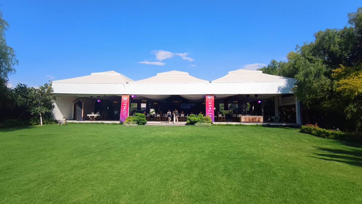 InfoTransportes's tweet image. 🎓Presentes en la ceremonia de graduación de las #mujeres conductoras @ScaniaMX en #Hidalgo, celebrando un importante avance en la industria del #transporte 👩‍🎓 @canacarmexico @amo_oficial_ @Transcooler @icathi @CorporativoUNNE @del_ambiental @