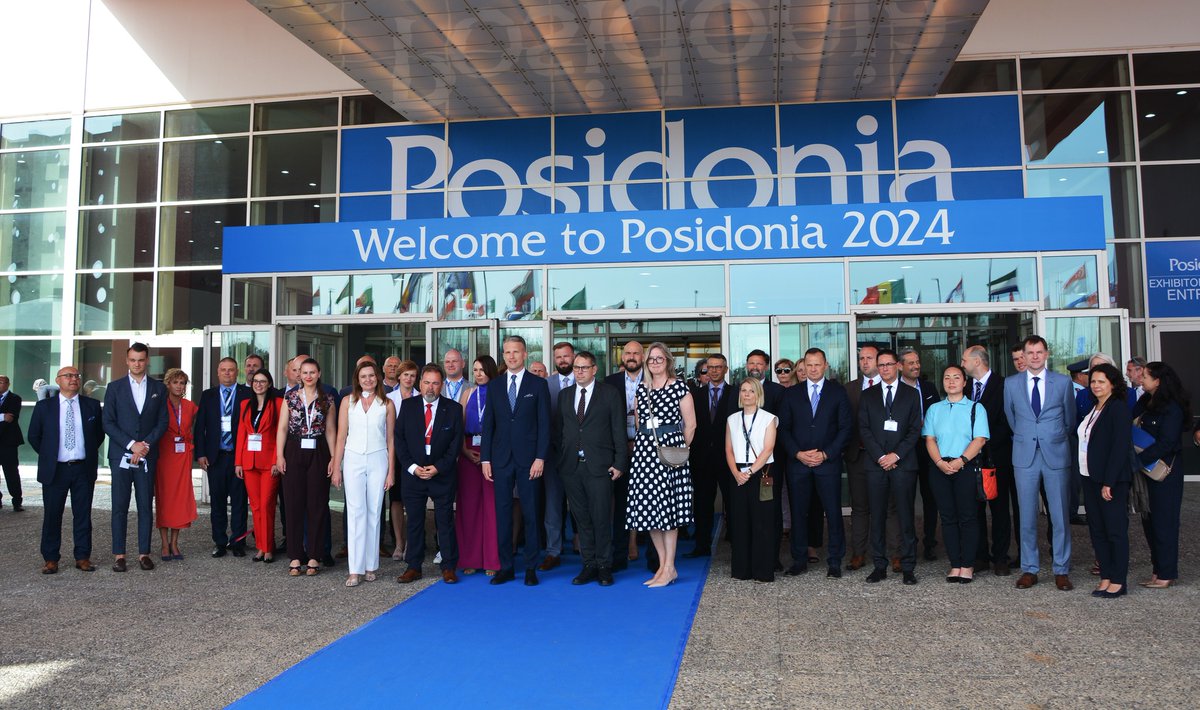 Port Gdynia Official (@portgdynia) on Twitter photo Port Gdynia jest na Międzynarodowych Targach Posidonia 2024, gdzie na wspólnym #PawilonPolski pod auspicjami <a href="/MI_GOV_PL/">Ministerstwo Infrastruktury</a> wraz z firmami z branży reprezentuje Polskę. Podczas drugiego dnia, rozmawialiśmy o nowych perspektywach i rosnącego potencjału polskiego przemysłu morskiego. Port Gdynia jest na Międzynarodowych Targach Posidonia 2024, gdzie na wspólnym #PawilonPolski pod auspicjami <a href="/MI_GOV_PL/">Ministerstwo Infrastruktury</a> wraz z firmami z branży reprezentuje Polskę. Podczas drugiego dnia, rozmawialiśmy o nowych perspektywach i rosnącego potencjału polskiego przemysłu morskiego.
