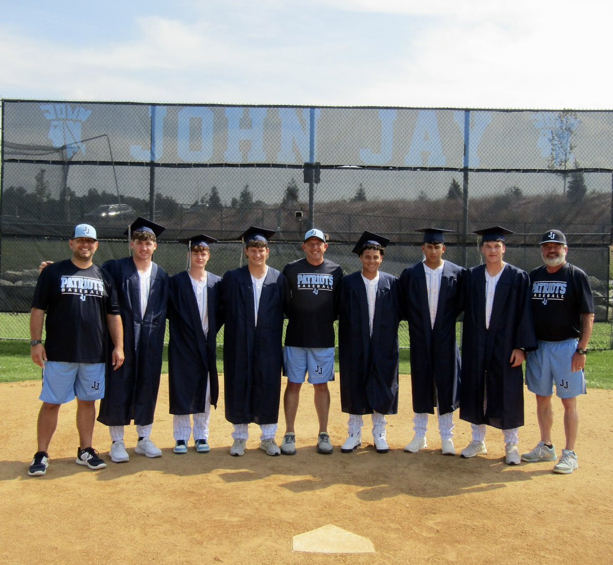 CoachEF10's tweet photo. New tradition that we will carry over into the coming years ....
Congratulations to our incredible group of Seniors.... may all of your futures be bright and dreams all fulfilled in life ... you leave us in a better place than before 
@JJEFAthletics 
#jaynation
#patriotpride https://t.co/tUlV5Pf8Kj