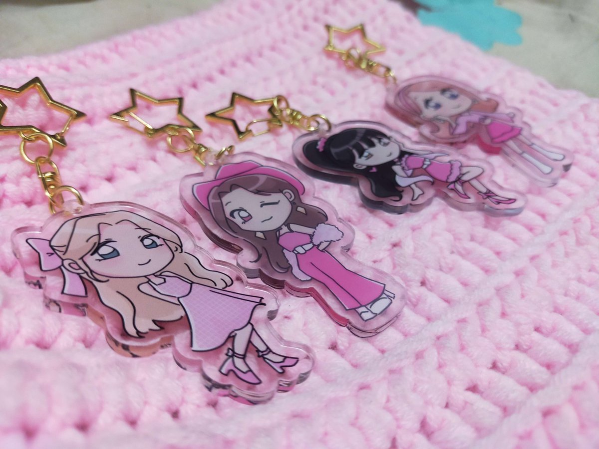 loonathemode's tweet photo. 🎀PRODUCTION UPDATE🎀

Charms have arrived! The rest of the merch has been ordered, and the zine will be as well soon! 

Thank you so much to everyone for your patience while we underwent all those structural changes in our team, we can't thank you enough! 

More updates soon~☆ https://t.co/9txoiz2Y5N
