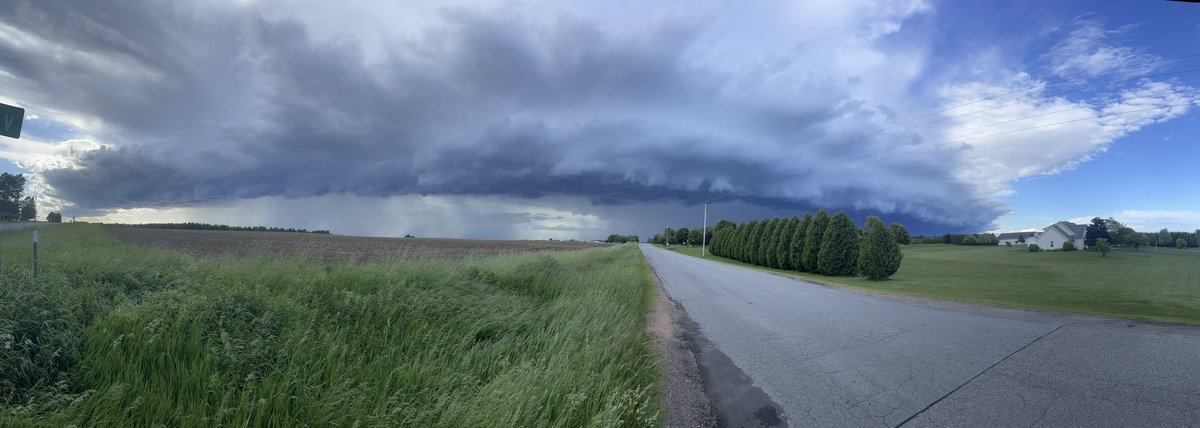 Nice shelf cloud north of Marathon, WI. #wiwx