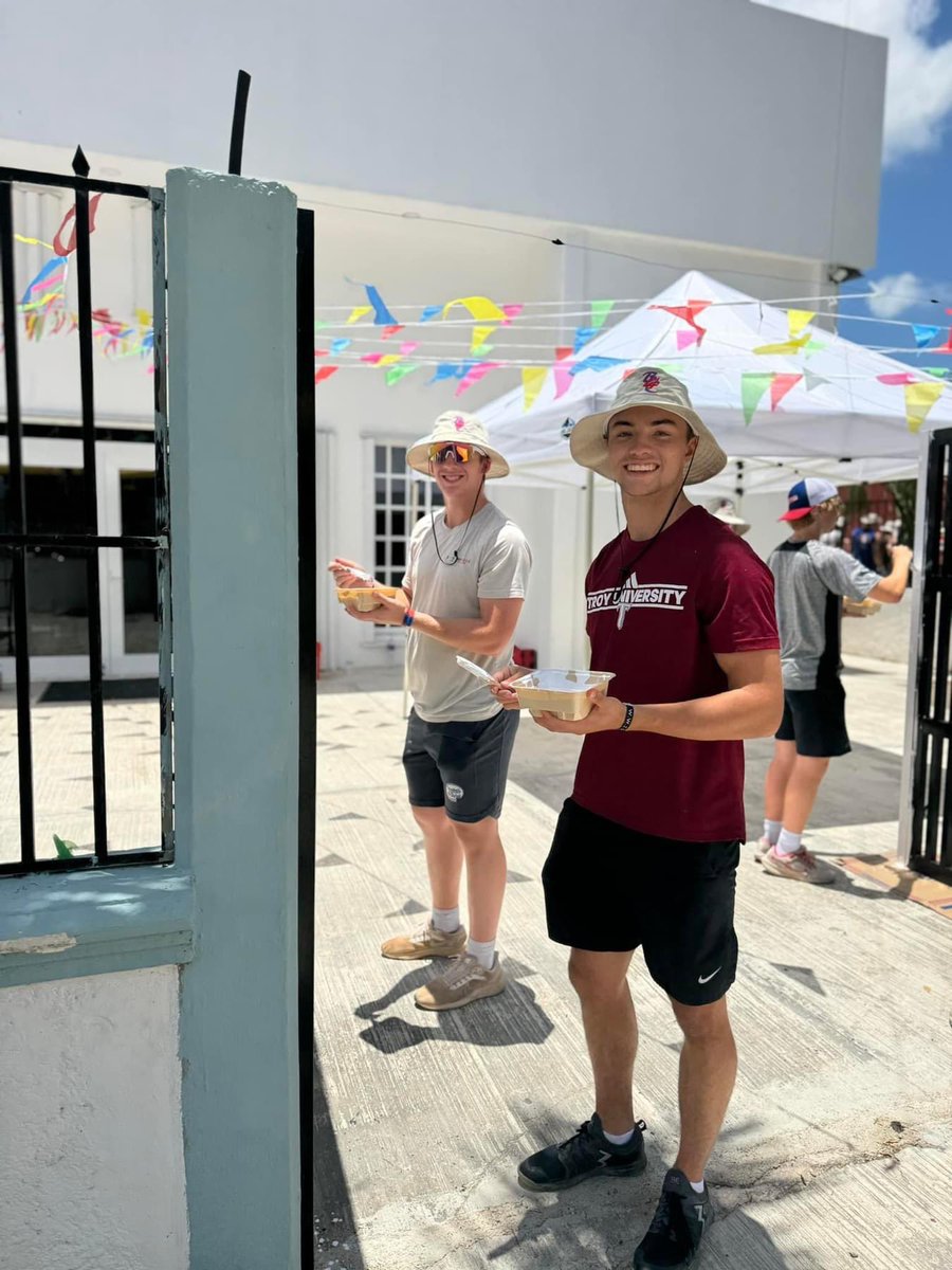 Home Plate 17U West tweet media