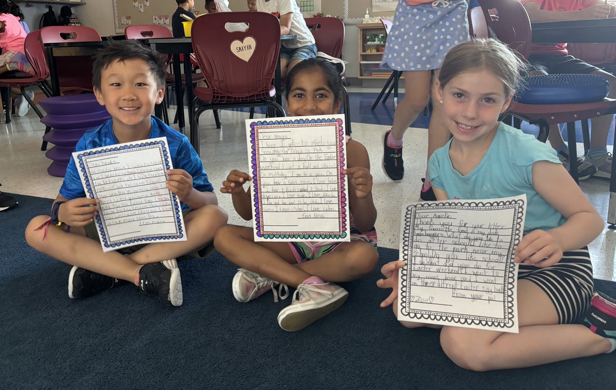 MissStevensonJ's tweet photo. Lots of excitement today as we received letters from our penpals @StStephenOCSB 🩵 https://t.co/I8d0f9j1nR