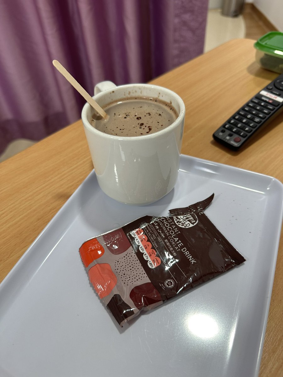 ezzahnor's tweet photo. Kalau pernah check in hospital mesti you suka air coklat ni.

Rasa coklat dia pekat, creamy &amp; tak manis sangat.

Air coklat ni sihat tau. Org kencing manis, preggy mum, kids semua boleh minum.

Yg rindu Milo boleh try air coklat hospital ni👍🏻 https://t.co/gZAtvJZDU8