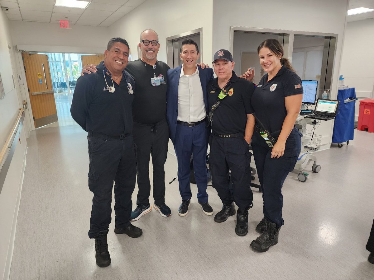 Handtevy's tweet photo. @HandtevyMD was at @MountSinaiMiami giving a Handtevy inservice to the #EDNurses.
On his way out caught up with some old friends from @MiamiBeachFire. https://t.co/icmkAIJbuq