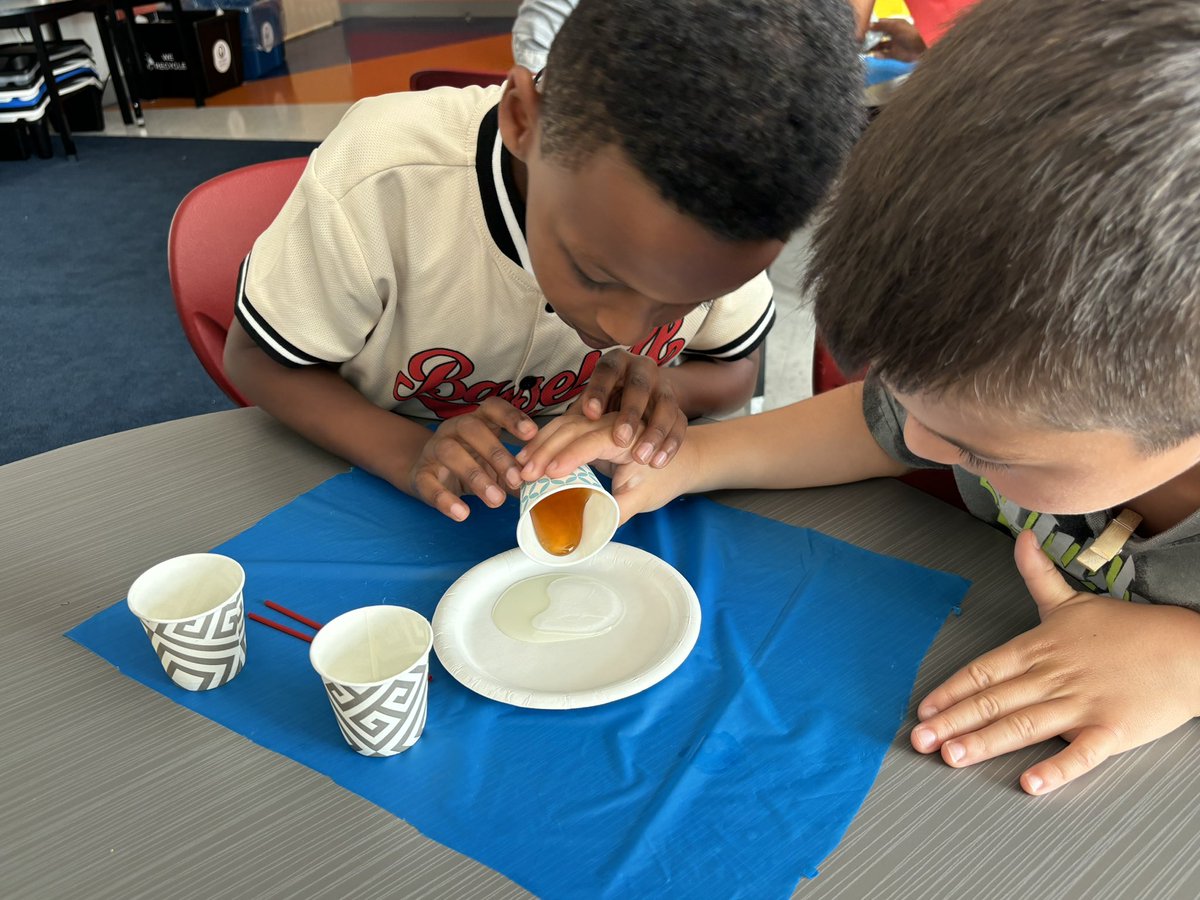 MissStevensonJ's tweet photo. Thank you @LetsTalkScience for teaching us all about Liquids and Solids! https://t.co/WzsNGYz4MS