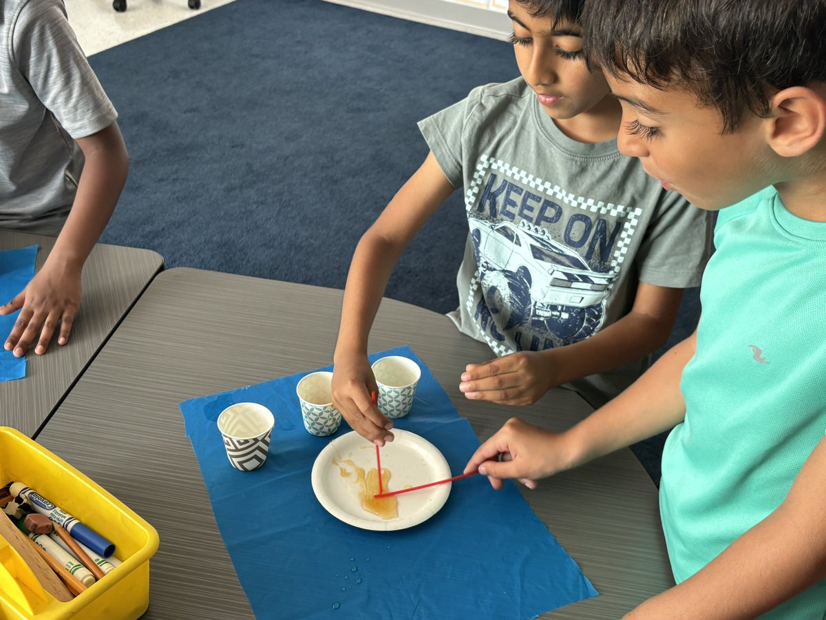 MissStevensonJ's tweet photo. Thank you @LetsTalkScience for teaching us all about Liquids and Solids! https://t.co/WzsNGYz4MS