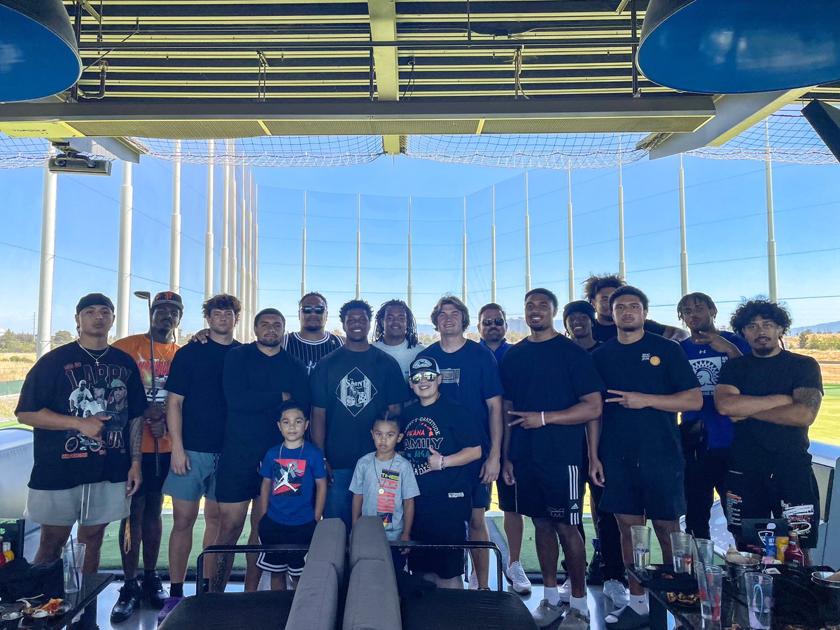 CoachIrv_'s tweet photo. Golfinβ with the #LBCrew! β³οΈ
Thank you @Topgolf San Jose for a great start to the summer!
#ThisIsSparta βοΈ #TheEdge https://t.co/R8X70Wq4FR