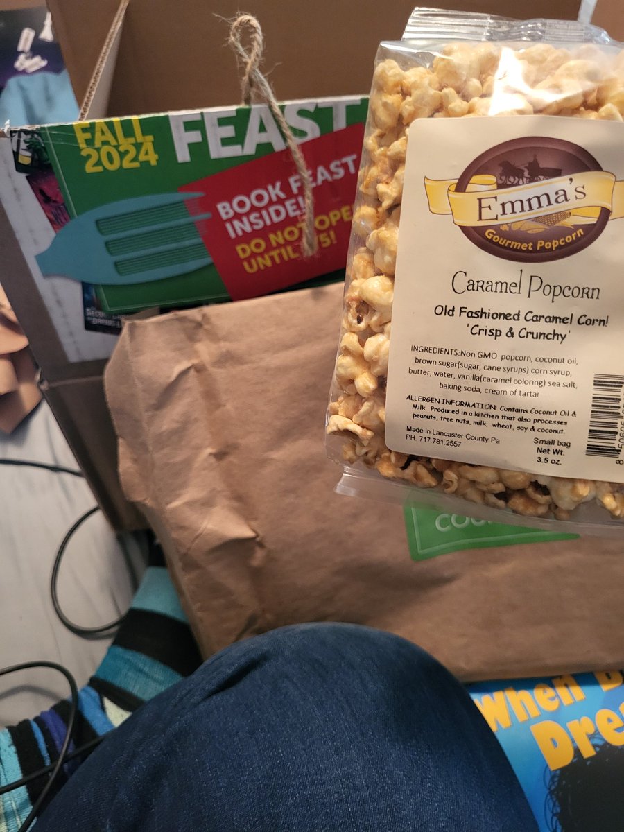 muellerspace's tweet photo. Thanks @Scholastic for the real treat, too! #VirtualFeast https://t.co/xvAnpC4WRF