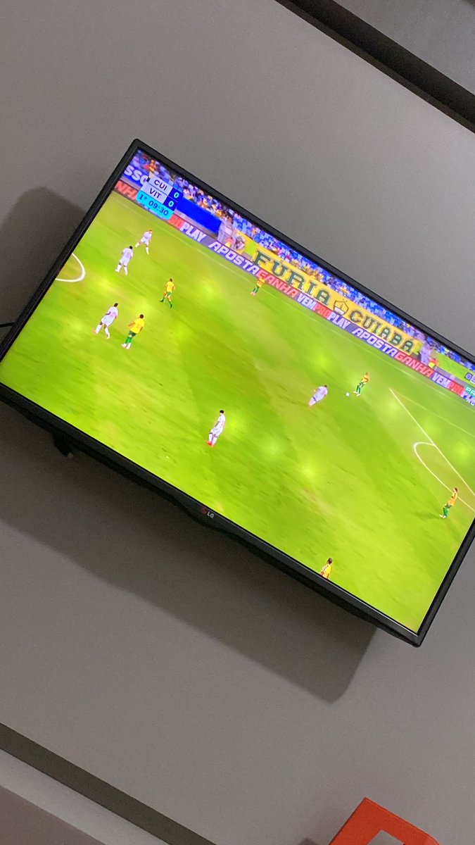 YannickBolasie's tweet photo. 📚⚽️ https://t.co/4rNvDh6I21