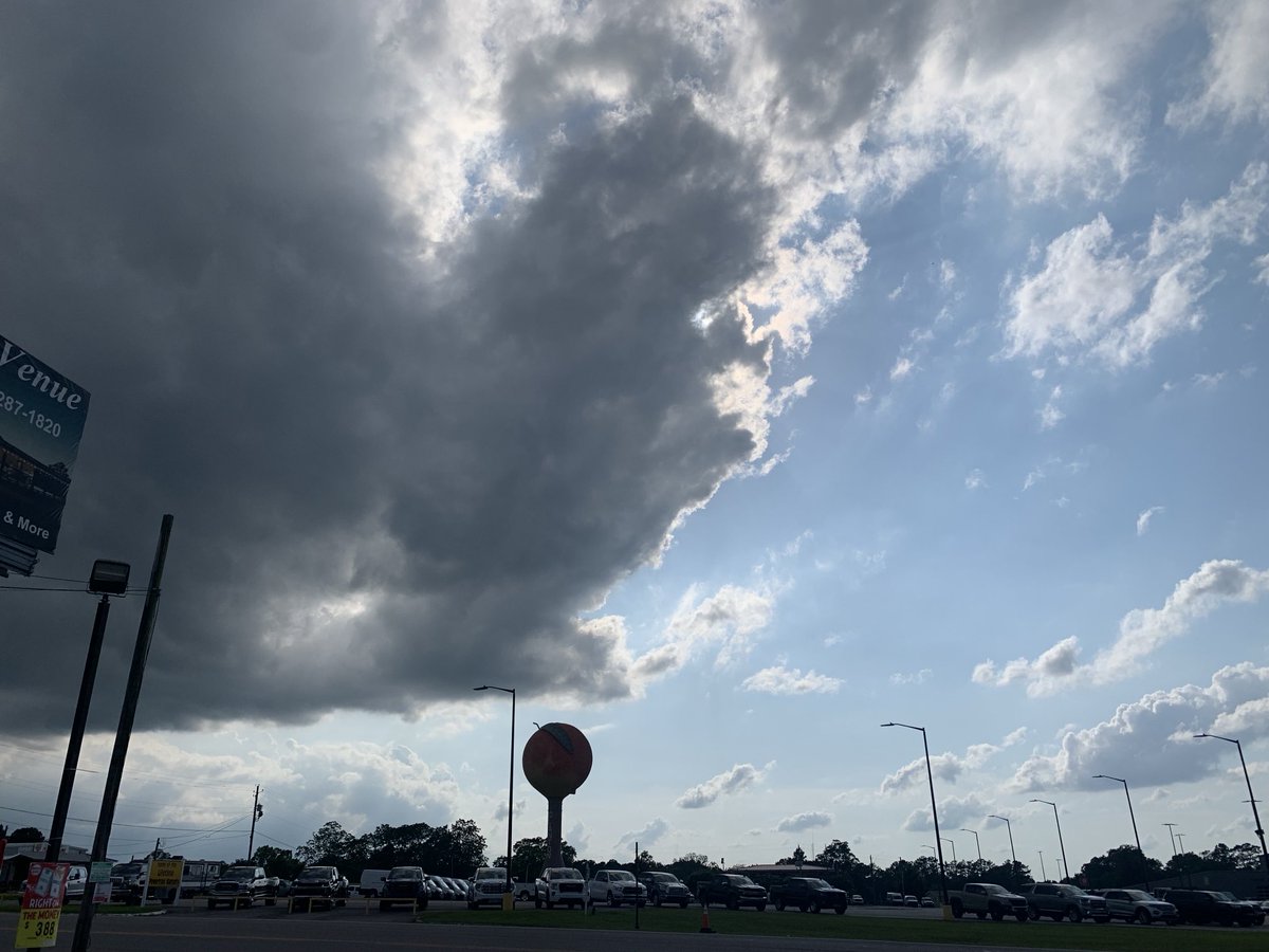 wolfmountaingrl's tweet photo. ⁦@spann⁩ sky in Clanton, AL this evening. https://t.co/4nLy5E1PAC