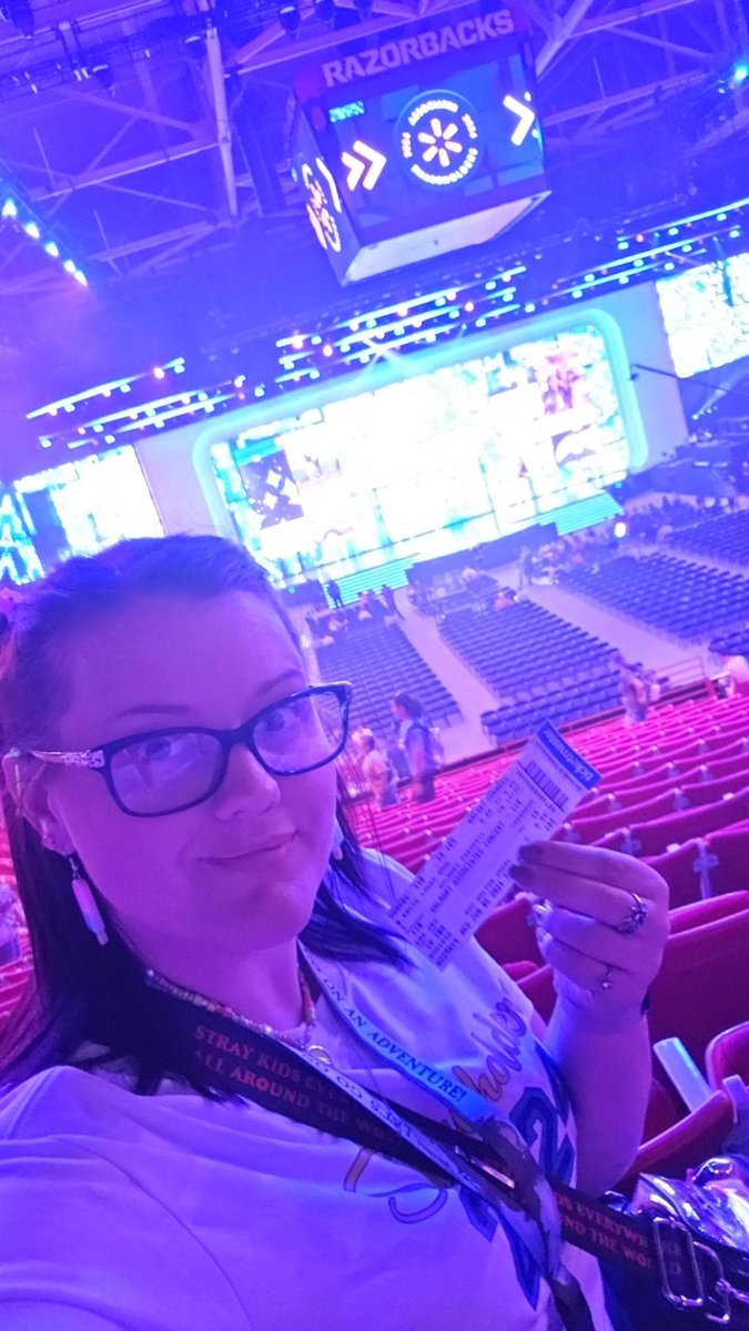 texbug89's tweet photo. Ready for the concert!!! #wmt2024  #shareholders2024 @WalmartWorld https://t.co/P2BXI4yjn1