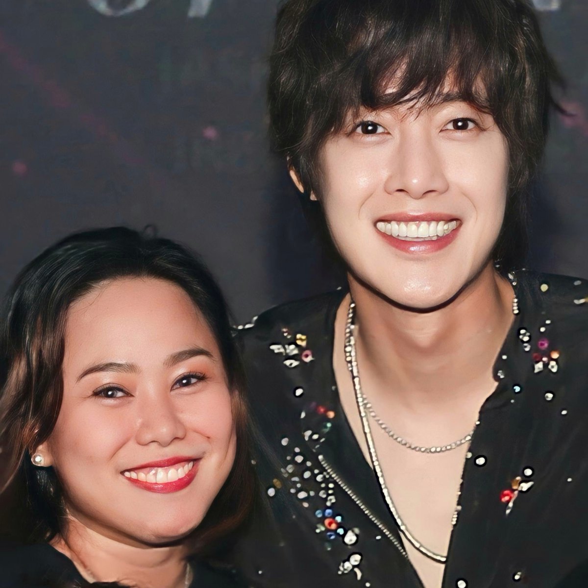 fluffybebsssss's tweet photo. Happy Happy Birthday @khj_heneciatwt . Wishing you all the best. Always be happy~^^

#khj #kimhyunjoong #henecia https://t.co/Jik1P6dLWQ
