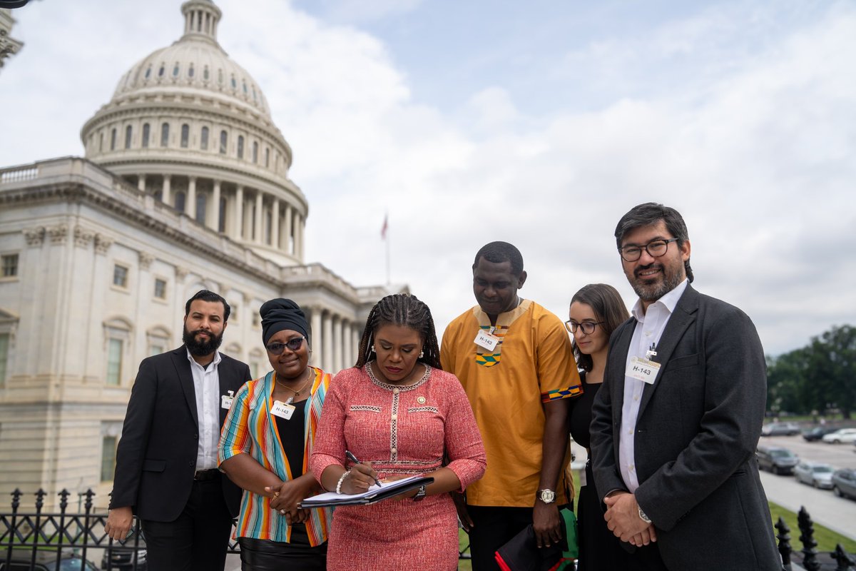 RepCori's tweet photo. Today, I met with leaders from the Afro-Indigenous Garífuna community, facing violent human rights abuses by the Honduran government &amp; U.S. institutions.

They were able to join me to reintroduce a resolution to affirm their rights &amp; condemn systemic violence against them. https://t.co/k68KrPsEL3