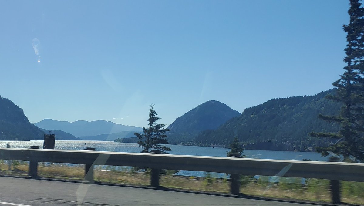 WhiteCrone's tweet image. Had a fun Midwest tour, but we are glad to back in the land of tall trees and GOOD COFFEE
#pacificnw