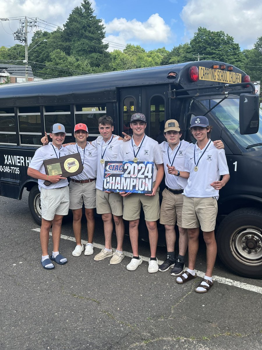 XHSGolf's tweet image. X caps off an amazing 2024 season with the CIAC D1 State Championship! Great playing by Brady Pill 72, CJ Giuliano and Bennett Cedillo 76’s, John Thompson 77 and JB Ouellette with 80.  X’s 2017 title also at Fairview Farms with an identical score of 301. @athleticsXHS