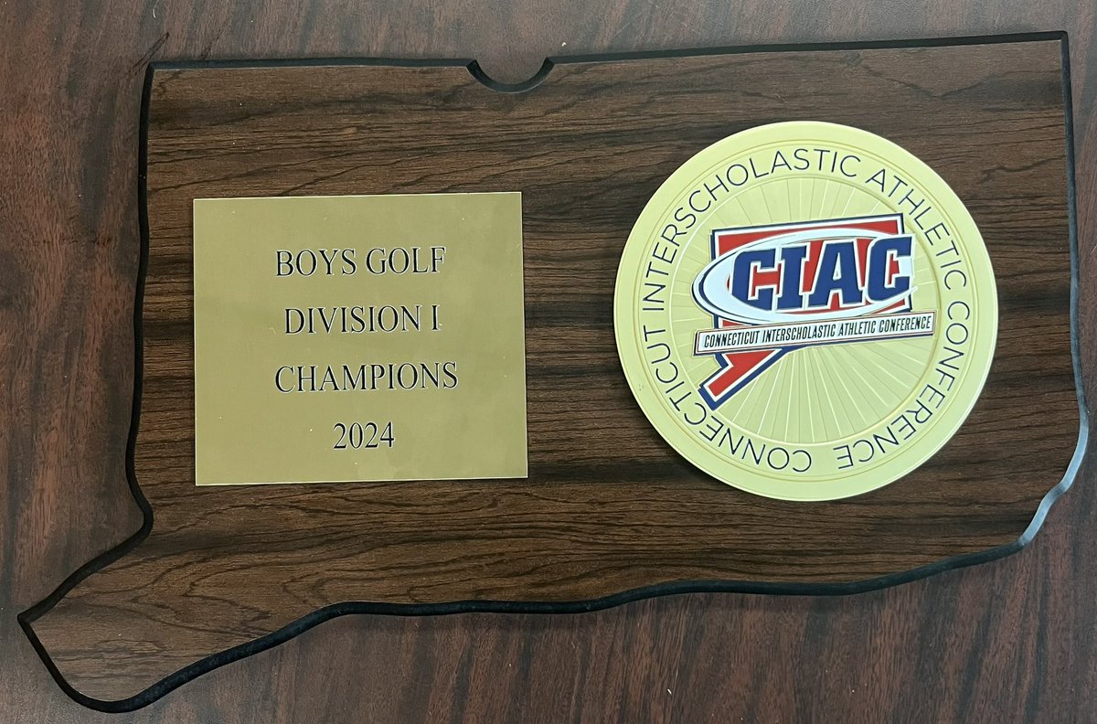 XHSGolf's tweet image. X caps off an amazing 2024 season with the CIAC D1 State Championship! Great playing by Brady Pill 72, CJ Giuliano and Bennett Cedillo 76’s, John Thompson 77 and JB Ouellette with 80.  X’s 2017 title also at Fairview Farms with an identical score of 301. @athleticsXHS