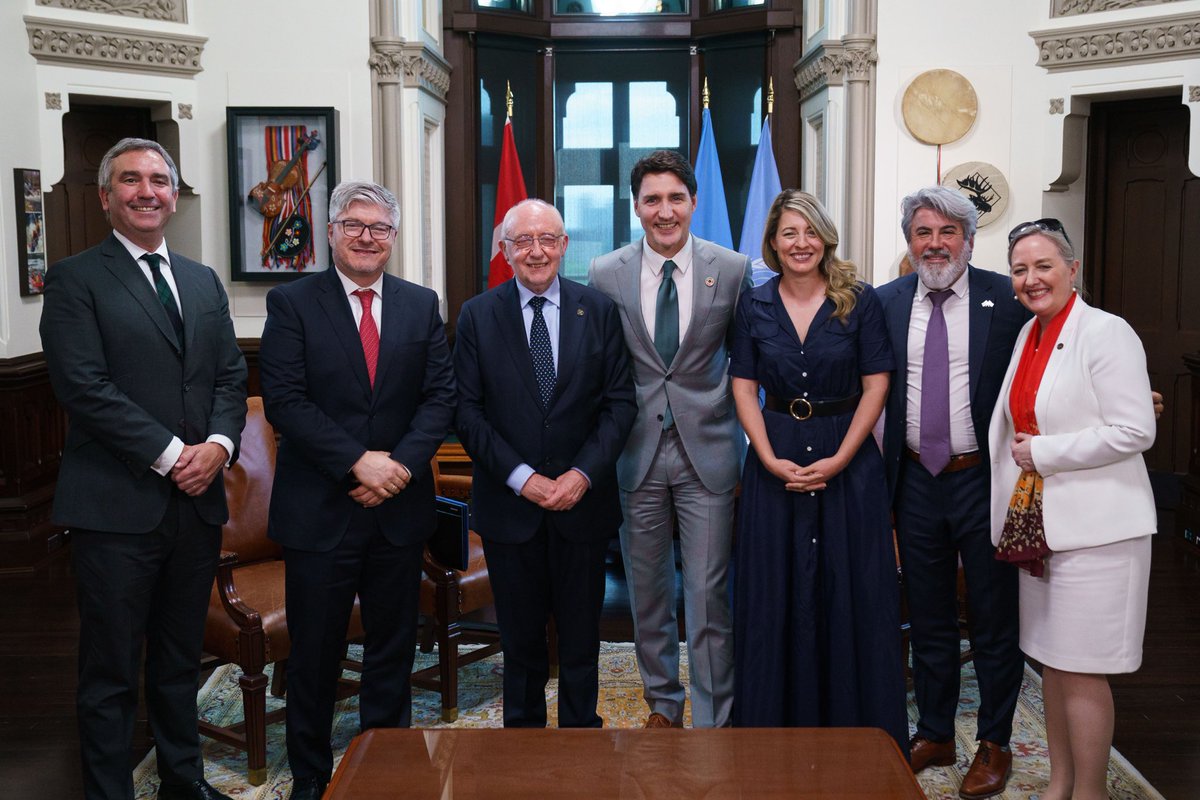 Visite réussie du @ICAO Pres <a href="/SalvatoSciacchi/">Salvatore Sciacchitano</a> et du SecGen Salazar: réunions avec <a href="/PMcanadien/">Premier ministre du Canada</a>, <a href="/melaniejoly/">Mélanie Joly</a> &amp; <a href="/pablorodriguez/">Pablo Rodriguez</a>, et reconnaissance aux chambres du Parlement. Le Canada est un membre actif du Conseil et le fier hôte de l’OACI depuis 80ans. #cielssûrs, #futurdurable