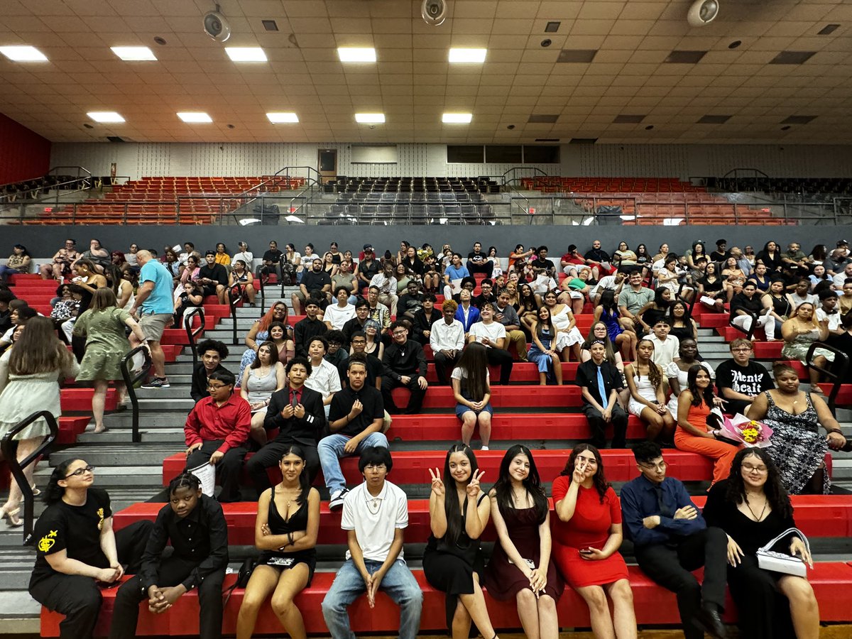 MrsMoll_'s tweet photo. &amp; just like that the 23-24 school year is over! I am so excited to see all the amazing futures that are ahead for my kids as they head to high school &amp; I am so proud to have been their teacher this year❤️🖤 #RSDproud https://t.co/Ac0qzOIZkx