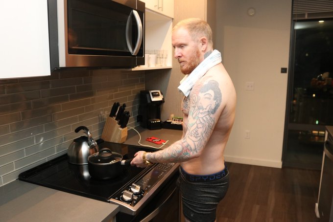 Somethings cooking https://t.co/CyaugZ7rQQ<a href="/tag/newprofilepic"class="tags"><span>#newprofilepic</span></a>