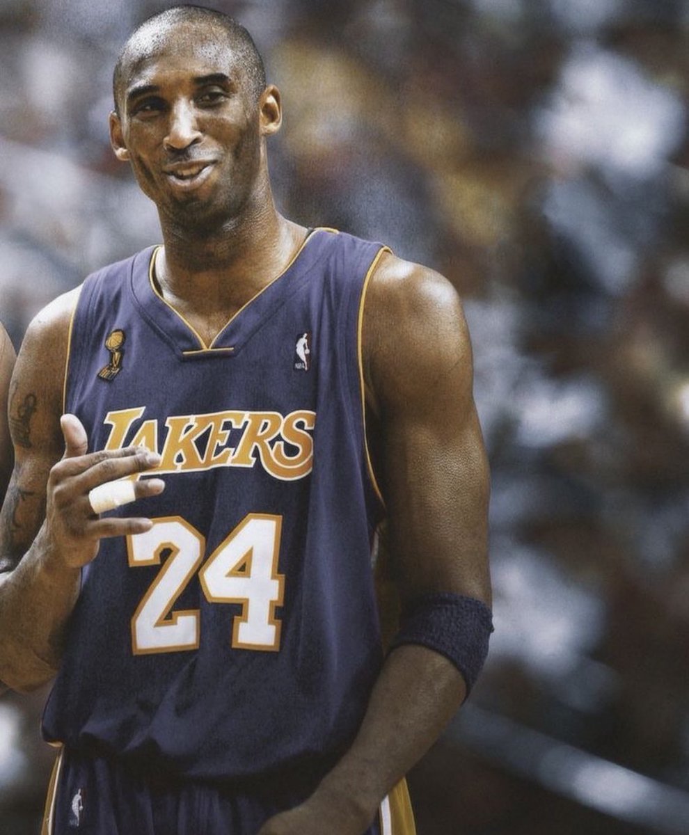 MambaArchives's tweet photo. 📸 : 2 DIFFERENT SIDES 🐍 8 x 24 💜💛 https://t.co/Te4LxYcp9w