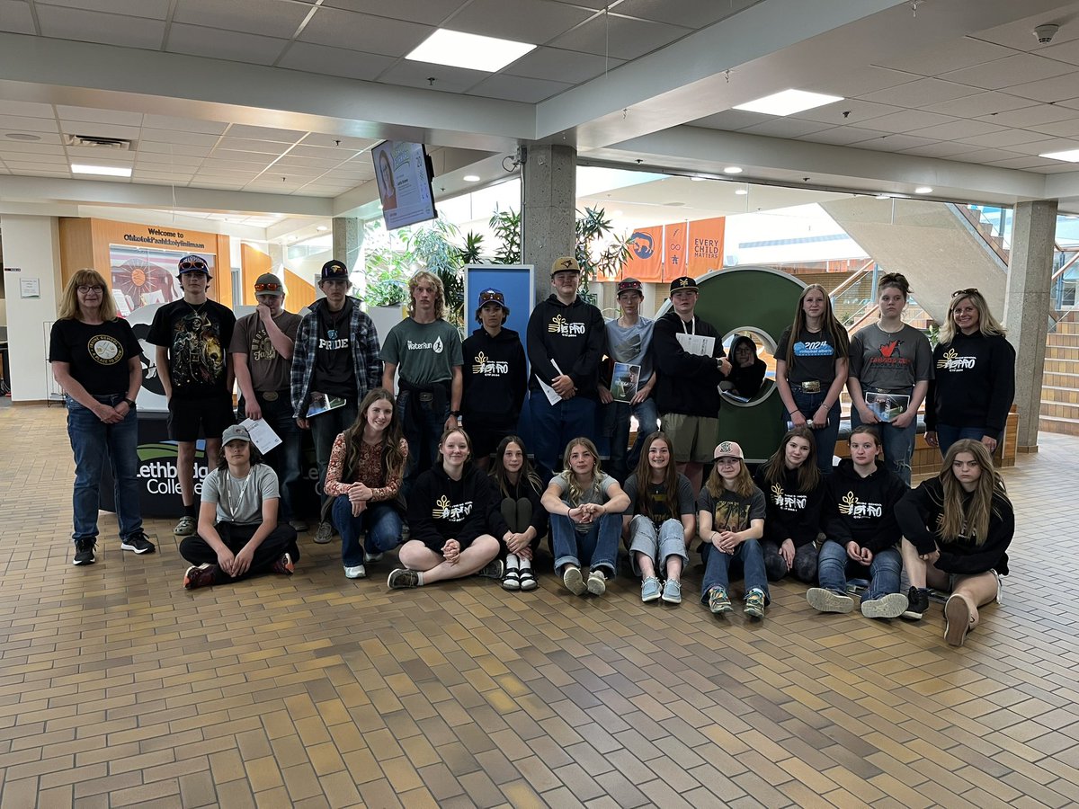 N_Neubauer's tweet photo. Thank you to @PIPInternation1 and @LethCollege for welcoming our students into your facilities to explore the exciting world of agriculture! Together, we can #igniteminds and #forgefutures for our students! @PrairieRoseSD8 #AgPro https://t.co/4PmK0eMt9R