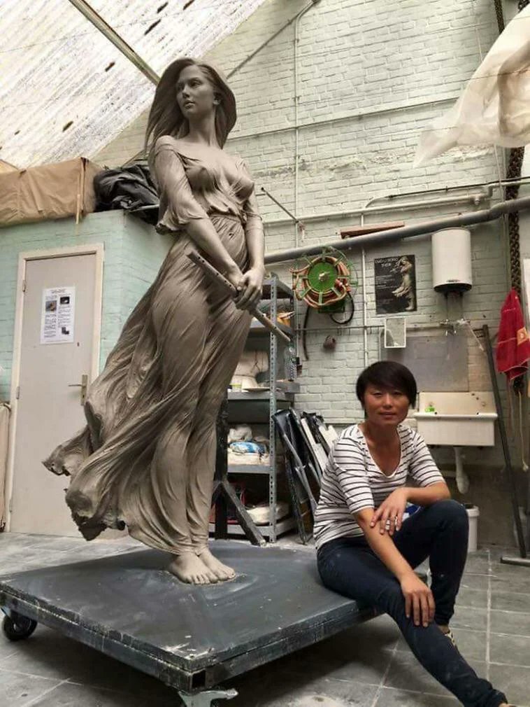 fasc1nate's tweet photo. Amazing sculpture by Luo Li Rong. https://t.co/63epsEtmLj