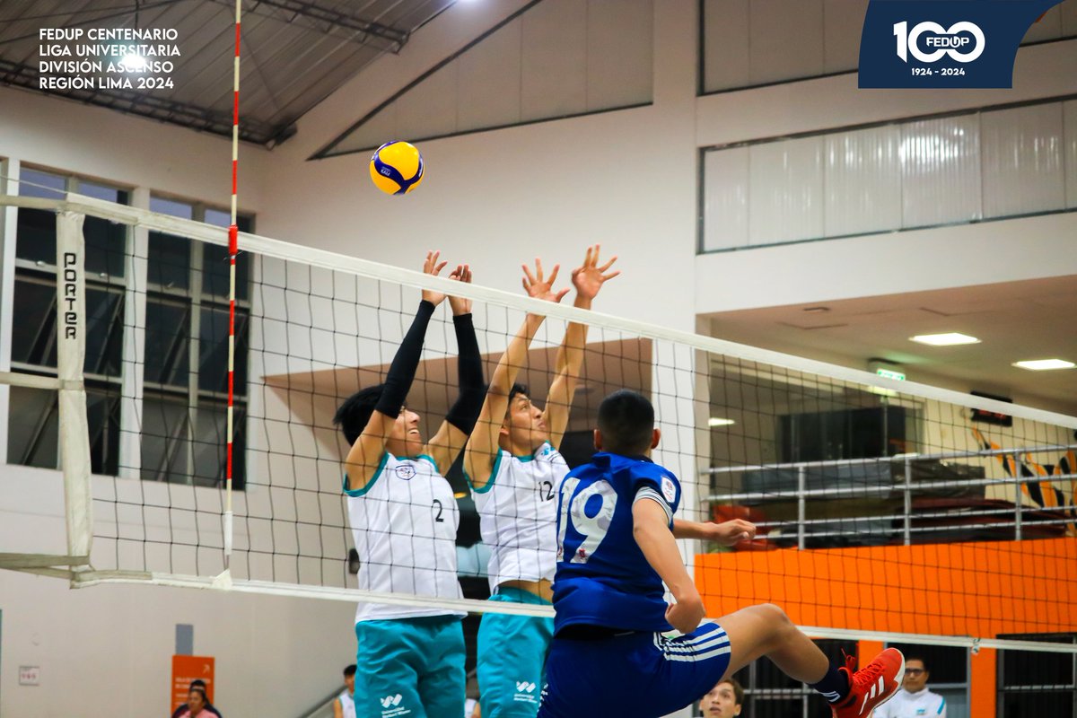 perufedup's tweet photo. ¡VICTORIA PARA LA WINNER! 🏆🔥🏐
La #UNW ganó 2 sets 0 a la #EOFAP en la tercera fecha de la FEDUP Centenario Liga Universitaria de Voleibol Varones División Ascenso Región Lima 2024 🔝

📸 @angelligr24

FEDUP, 100 años promoviendo el deporte universitario 💙❤️ https://t.co/9L9QrlFvWL