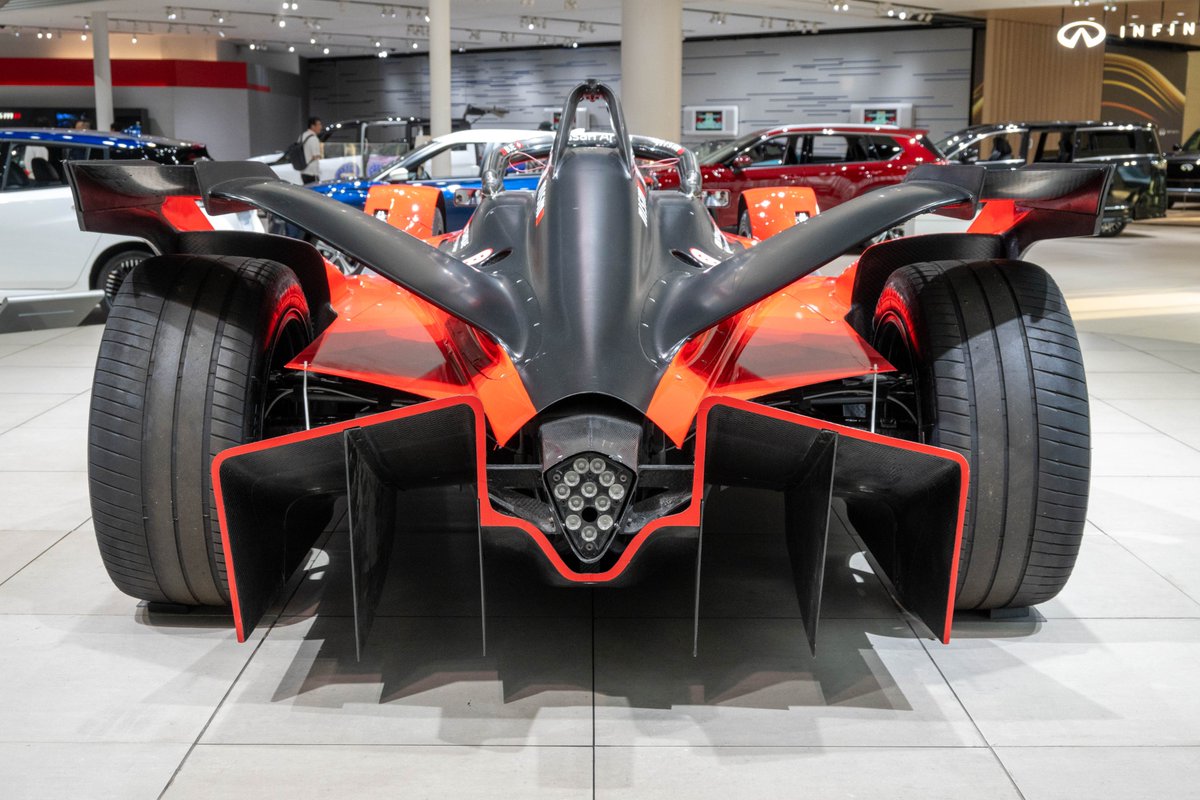 homra_image's tweet image. みなとみらい日産に展示してあるNissan Formula E Gen 2

鈴鹿PAのMcLaren Honda MP4/5Bに続き今年は良いものが見れますね。

NikonZ30
NIKKOR Z DX 16-50mm f/3.5-6.3 VR
#Nikon #NikonZ30 #Z30