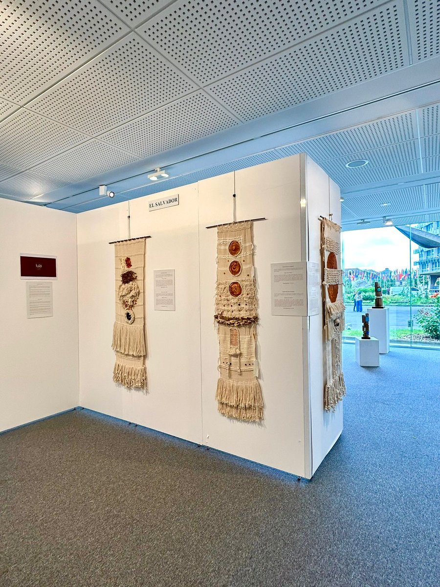 lula_mena's tweet photo. Feliz y orgullasa de exponer algunas de mis piezas en la exposición colectiva de la @UNESCO que celebra la riqueza cultural de los países del Grupo de América Latina y el Caribe (GRULAC). https://t.co/gfZUEf6fQ2